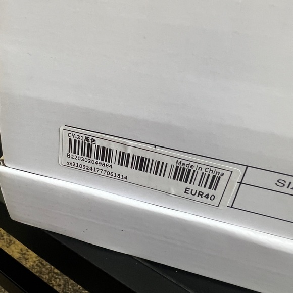 Elegant Black Women's Heels - Picture 5 of 6